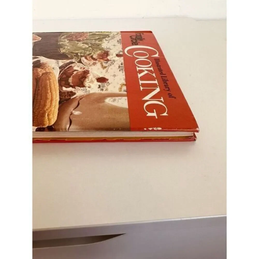 Family Circle Illustrated Library Of Cooking- Vol 1 (A-Bev) 1972 Good‎ Condition
